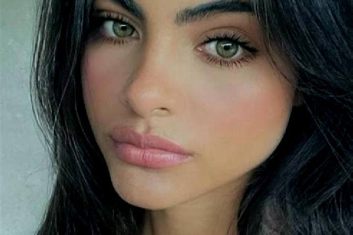 Sophia, 29, a brunette dark-eyed middle eastern companion based in Tizapa. Offering A-Level, Domination, Tantra. Available for incall and outcall, overnight ...