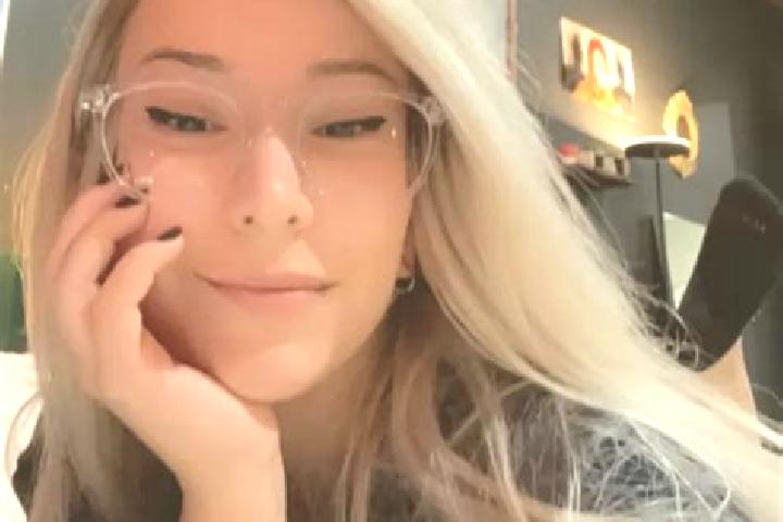 Sophia, 31, a blonde dark-eyed latina companion based in Madhyamgram. Offering Girlfriend Experience, Roleplay, 69, Erotic Massage. Available for incall and ...