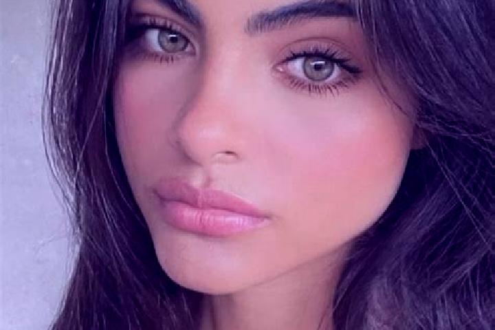 Sophia, 31, a brunette amber-eyed indian companion based in Sainte-Croix. Offering Massage, Couples, Domination. Available for incall and outcall, overnight ...
