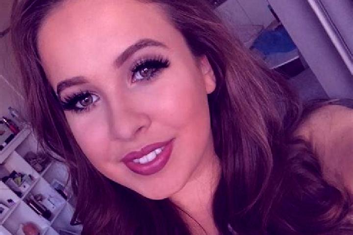 Sophia, 32, a auburn amber-eyed caribbean companion based in Sokoro. Offering Fetish, Travel Companion, GFE. Available for incall and outcall, day and evenin...