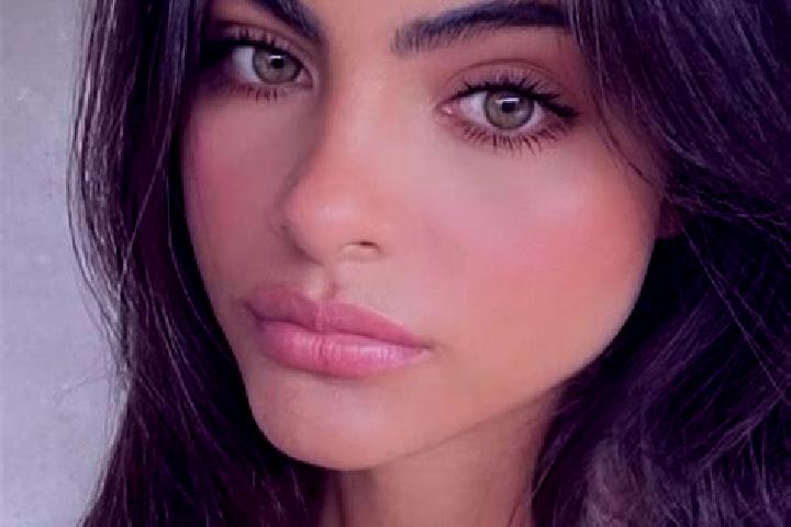 Sophia, 33, a brunette dark-eyed middle eastern companion based in Hausach. Offering Massage, Girlfriend Experience, BDSM, 69. Available for incall and outca...