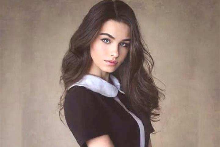 Sophia, 34, a brunette grey-eyed slavic companion based in Heppen. Offering BDSM, Domination, Massage, Girlfriend Experience. Available for incall and outcal...