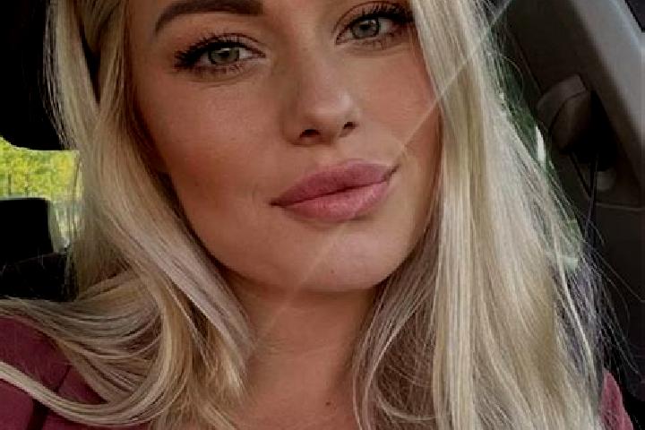 Sophia, 35, a blonde hazel-eyed caucasian companion based in Catalina. Offering Erotic Massage, BDSM, OWO, Dinner Date. Available for incall and outcall, ove...