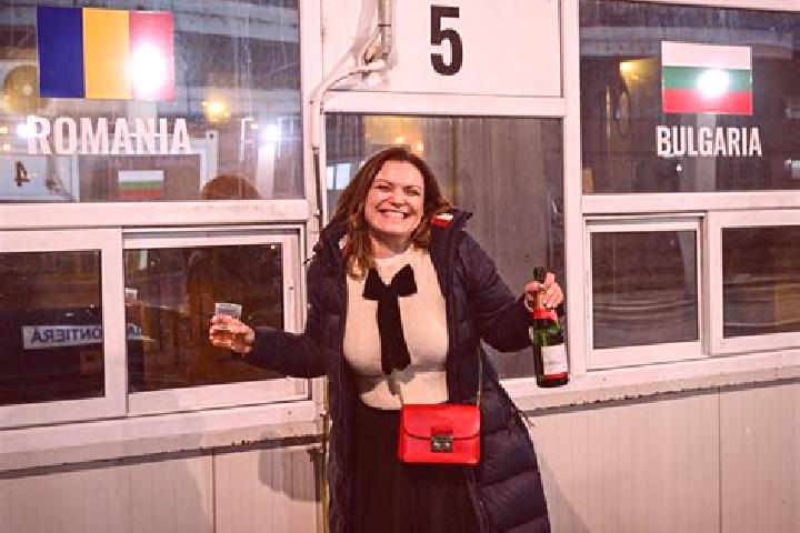 Sophia, 36 — Escort in Branistari, Romania