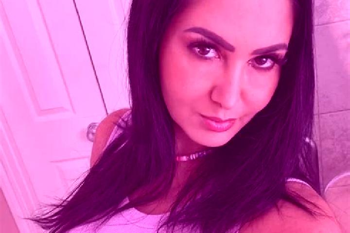 Sophia, 39, a brunette amber-eyed indian companion based in Haigerloch. Offering Erotic Massage, A-Level, Domination, Deep French Kissing. Available for inca...