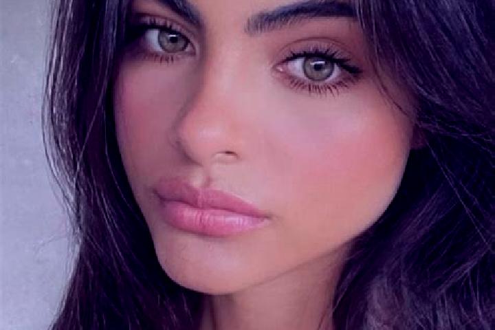 Sophia, 39, a brunette brown-eyed indian companion based in Brown City. Offering GFE, Duos, Tantra, CIM. Available for incall and outcall, day and evening da...