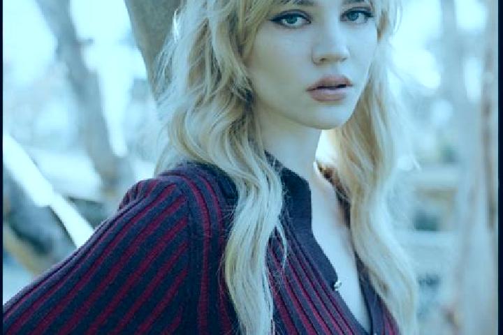 Stella, 20, a blonde brown-eyed european companion based in Jensen Beach. Offering Party Girl, Striptease, Deep French Kissing, Travel Companion, Duos. Avail...