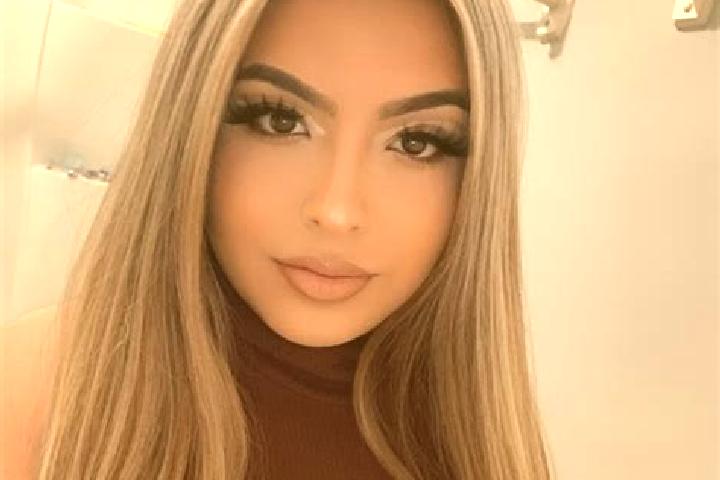 Stella, 20, a blonde hazel-eyed latina companion based in Cuglieri. Offering Girlfriend Experience, Erotic Massage, A-Level, Dinner Date. Available for incal...