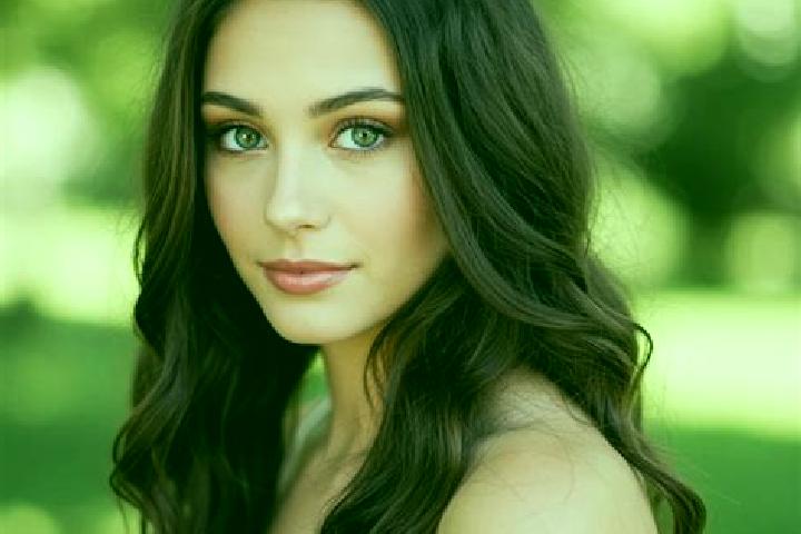 Stella, 21, a black hazel-eyed slavic companion based in Podmocani. Offering Travel Companion, Prostate Massage, Party Girl. Available for incall and outcall...