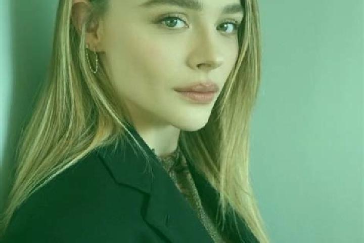 Stella, 22 — Escort in Morez, France
