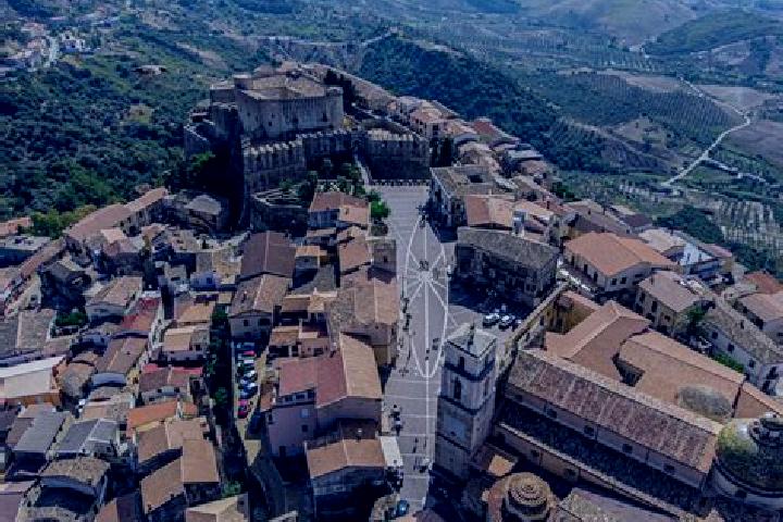 Stella, 22 — Escort in San Pietro in Amantea, Italy