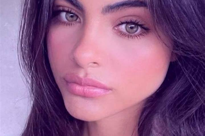 Stella, 23, a auburn dark-eyed middle eastern companion based in Lao Bao. Offering Overnight, A-Level, Fetish, Prostate Massage. Available for incall and out...