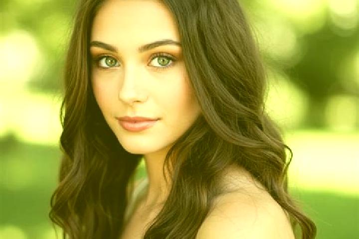 Stella, 23, a brunette hazel-eyed slavic companion based in Tworog. Offering CIM, GFE, A-Level. Available for incall and outcall, day and evening dates.