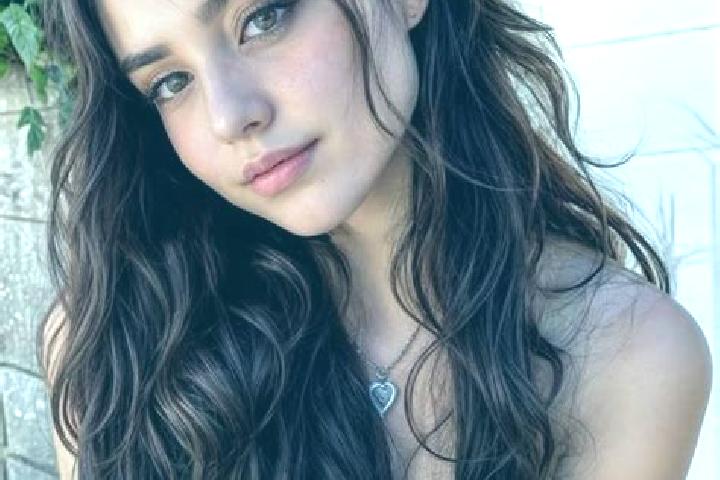 Stella, 23, a chestnut hazel-eyed mediterranean companion based in Guia. Offering BDSM, Striptease, OWO, A-Level, Fetish. Available for incall and outcall, o...