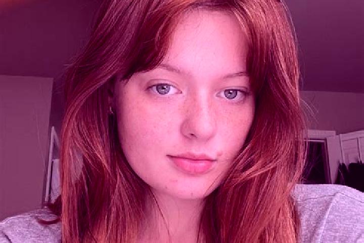 Stella, 23, a red grey-eyed indian companion based in Chimbas. Offering GFE, A-Level, BDSM, CIM. Available for incall and outcall, overnight bookings available.