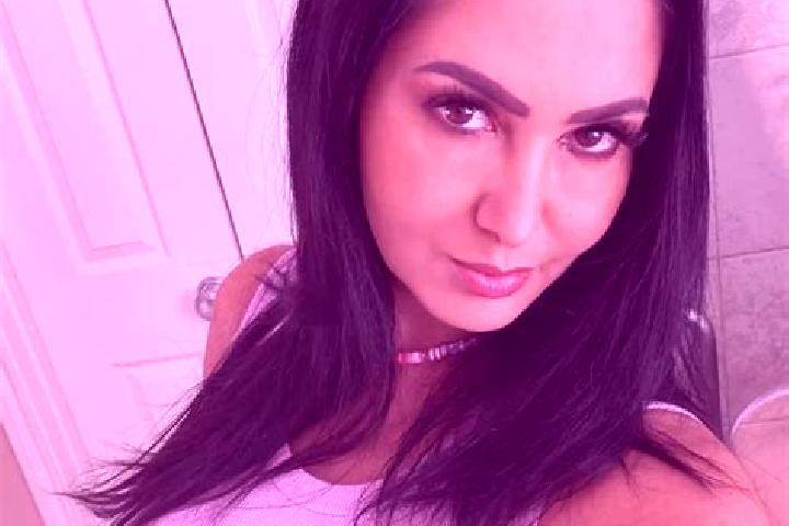 Stella, 24, a black brown-eyed latina companion based in Middledrift. Offering Travel Companion, Massage, Dinner Date, Deep French Kissing. Available for inc...