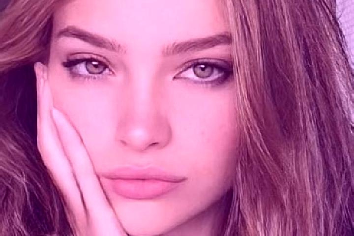 Stella, 24, a dark blonde hazel-eyed asian companion based in Zuerich (Kreis 6). Offering Travel Companion, Striptease, 69, Party Girl, Couples. Available fo...