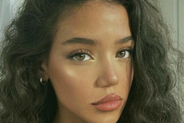 Stella, 25, a black brown-eyed middle eastern companion based in Herouvillette. Offering Overnight, 69, GFE, Dinner Date, Roleplay. Available for incall and ...