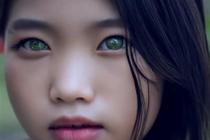 Stella, 25, a black green-eyed asian companion based in Torre de Esgueva. Offering Dinner Date, BDSM, Duos. Available for incall and outcall, day and evening...