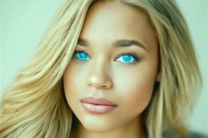 Stella, 25, a blonde blue-eyed latina companion based in Greda. Offering GFE, 69, OWO. Available for incall and outcall, overnight bookings available.
