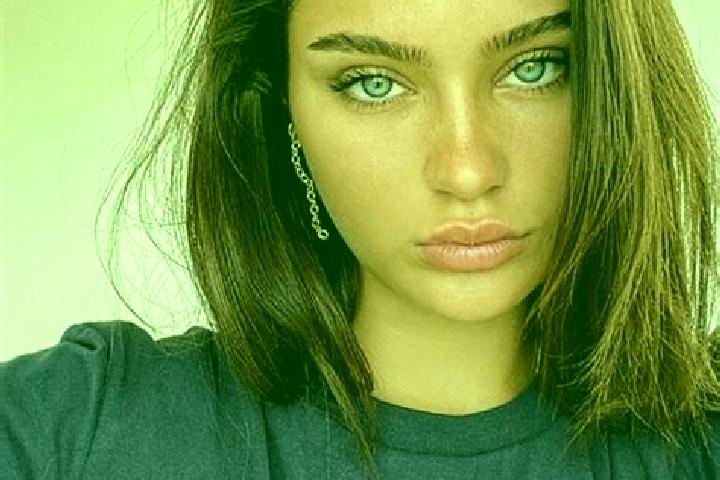 Stella, 25, a brunette blue-eyed middle eastern companion based in Avellaneda. Offering Domination, BDSM, GFE, Tantra, OWO. Available for incall and outcall,...