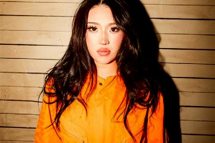 Stella, 25 — Escort in Shwe Lin Ban, Myanmar