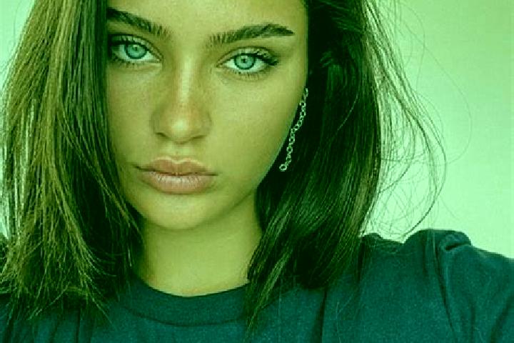 Stella, 26, a brunette brown-eyed mediterranean companion based in San Simeon Xipetzingo. Offering Striptease, A-Level, Fetish. Available for incall and outc...
