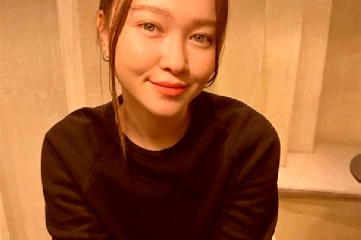 Stella, 26, a chestnut blue-eyed asian companion based in Villa Potenza. Offering GFE, Party Girl, Erotic Massage. Available for incall and outcall, day and ...