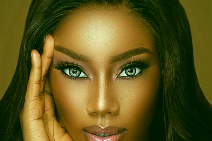 Stella, 26, a red blue-eyed ebony companion based in Sigmundsherberg. Offering 69, Massage, Domination. Available for incall and outcall, overnight bookings ...