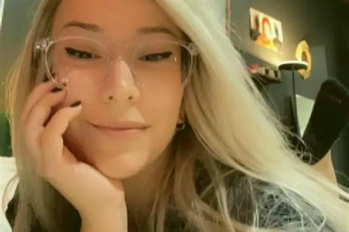 Stella, 27, a blonde amber-eyed middle eastern companion based in San Costantino Albanese. Offering Massage, Overnight, Domination, Deep French Kissing, Duos...