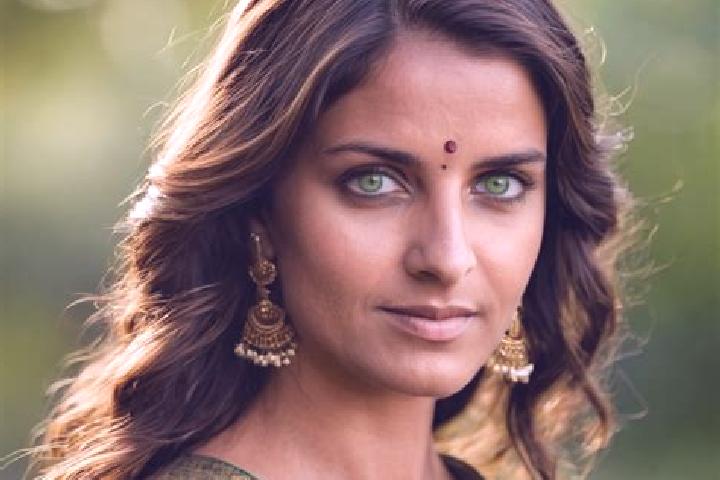 Stella, 27, a red green-eyed indian companion based in Llado. Offering BDSM, Erotic Massage, Prostate Massage, Domination, Fetish. Available for incall and o...