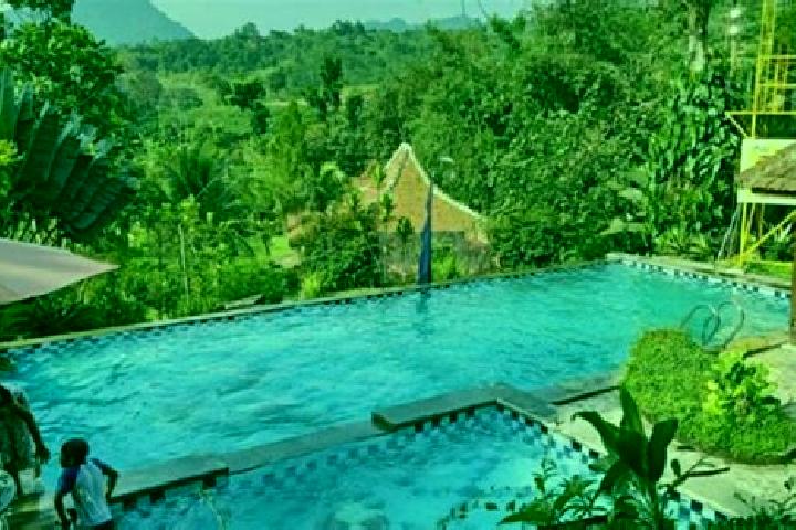 Stella, 27 — Escort in Cibuluh, Indonesia
