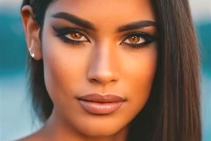 Stella, 29, a chestnut amber-eyed latina companion based in Bencheng. Offering Duos, GFE, Striptease, BDSM. Available for incall and outcall, overnight booki...