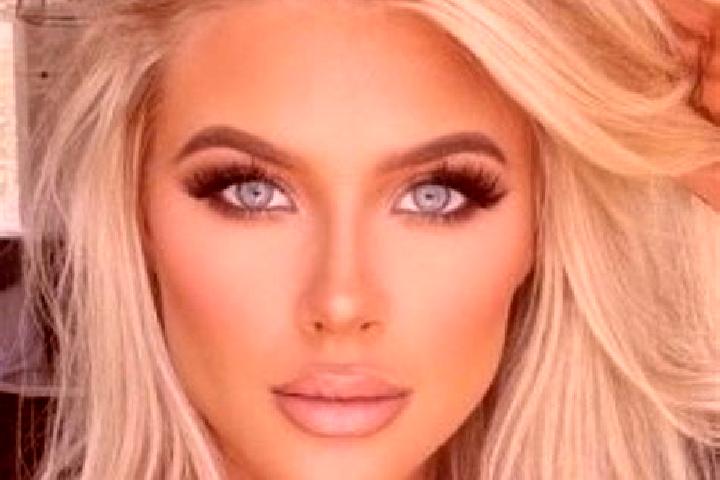 Stella, 29, a platinum blonde amber-eyed mediterranean companion based in Ladybrand. Offering Erotic Massage, Travel Companion, Couples, Duos, A-Level. Avail...
