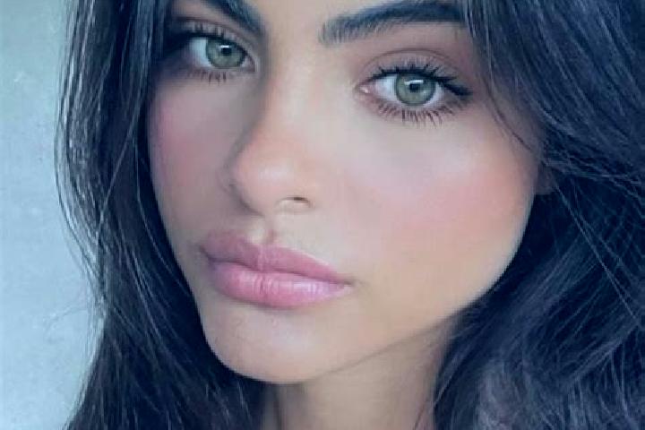 Stella, 30, a auburn dark-eyed indian companion based in Sao Sebastiao da Grama. Offering OWO, Couples, Deep French Kissing. Available for incall and outcall...