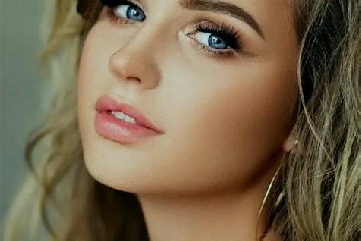 Stella, 30, a dark blonde blue-eyed middle eastern companion based in Savona. Offering Girlfriend Experience, A-Level, Prostate Massage, Party Girl. Availabl...