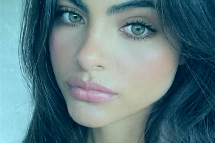 Stella, 31, a brunette brown-eyed indian companion based in Niquelandia. Offering Prostate Massage, A-Level, Couples, Overnight. Available for incall and out...