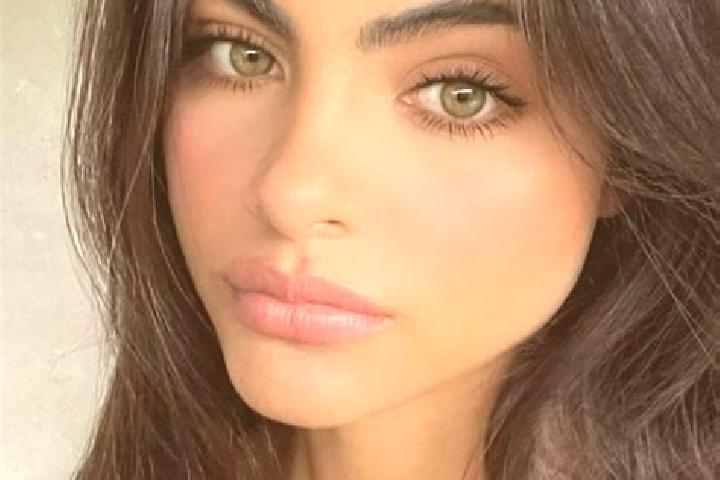 Stella, 31, a brunette green-eyed middle eastern companion based in Sidoaji. Offering Domination, Massage, GFE. Available for incall and outcall, overnight b...