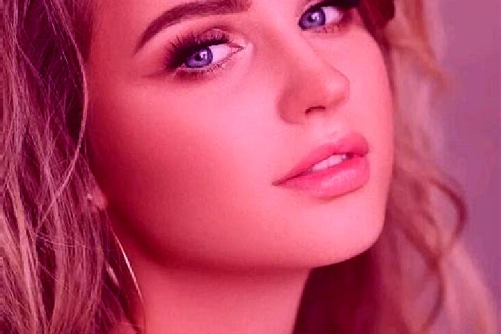 Stella, 32, a dark blonde blue-eyed indian companion based in Nanzhai. Offering Party Girl, Couples. Available for incall and outcall, day and evening dates.