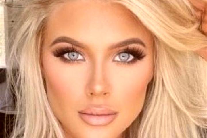 Stella, 32, a platinum blonde hazel-eyed caucasian companion based in Corral de Piedra. Offering GFE, Party Girl, CIM, Striptease, Massage. Available for inc...