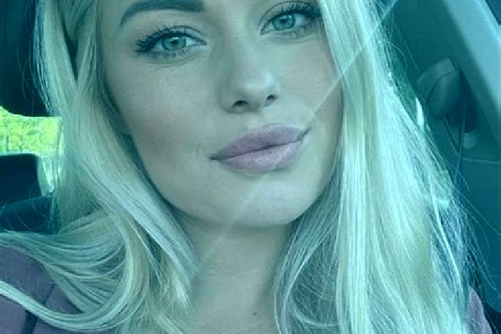 Stella, 34, a blonde hazel-eyed ebony companion based in Brockville. Offering CIM, Duos. Available for incall and outcall, day and evening dates.