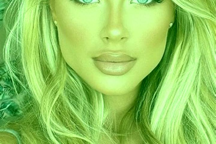 Stella, 34, a blonde hazel-eyed latina companion based in Point MacKenzie. Offering Roleplay, GFE, A-Level. Available for incall and outcall, day and evening...