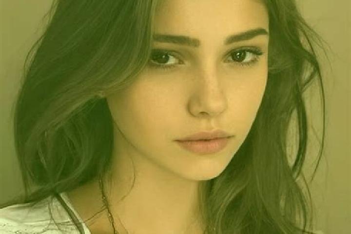 Stella, 34, a chestnut grey-eyed slavic companion based in Samakona. Offering GFE, Tantra, Party Girl. Available for incall and outcall, day and evening dates.