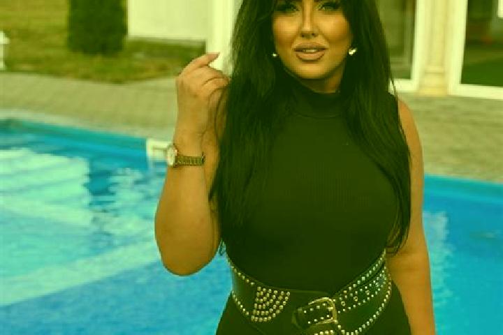 Stella, 34 — Escort in Luncoiu de Jos, Romania