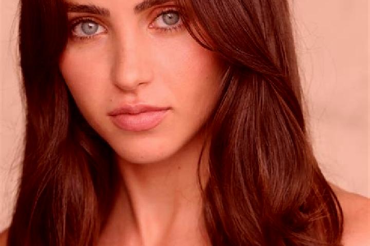 Stella, 35, a brunette hazel-eyed caribbean companion based in Ciorani. Offering OWO, Fetish, Tantra, BDSM. Available for incall and outcall, day and evening...