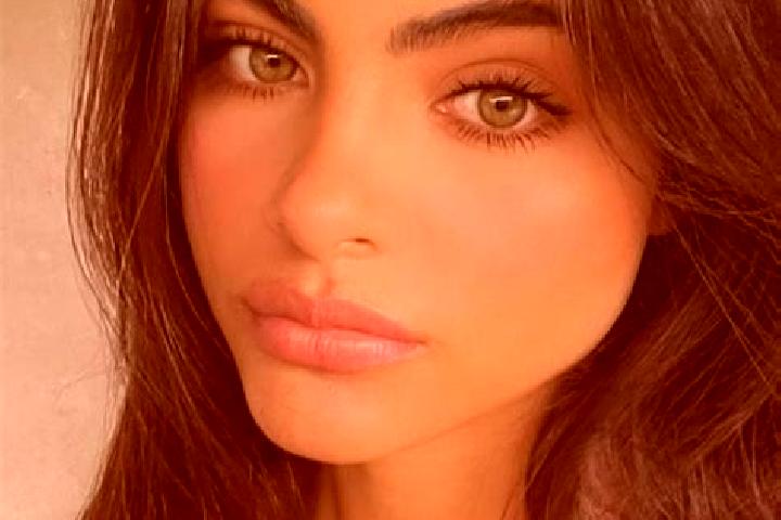 Stella, 36, a black grey-eyed indian companion based in Surducu Mare. Offering Overnight, Couples, Travel Companion, OWO. Available for incall and outcall, d...