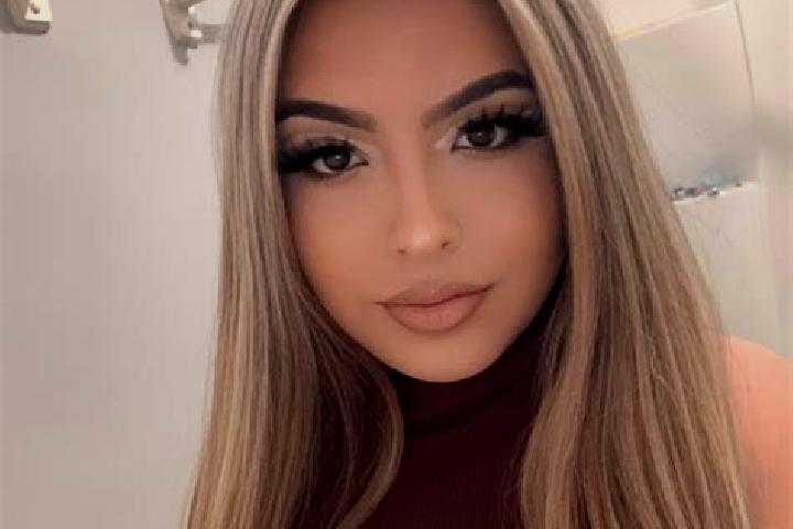 Stella, 38, a blonde hazel-eyed latina companion based in Poshekhon ye. Offering Roleplay, Erotic Massage, Couples, GFE, Massage. Available for incall and ou...
