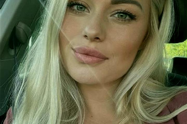 Stella, 38, a blonde hazel-eyed mixed companion based in Kittsee. Offering Travel Companion, Dinner Date, CIM, GFE, Deep French Kissing. Available for incall...