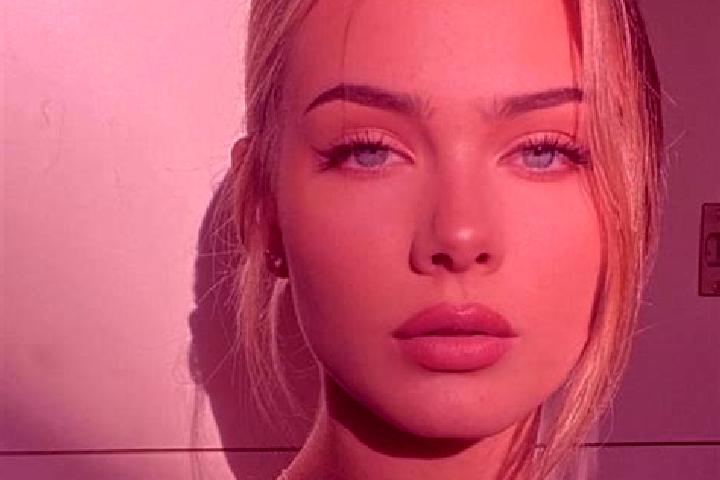 Stella, 39, a blonde amber-eyed european companion based in Haeljarp. Offering Duos, A-Level. Available for incall and outcall, day and evening dates.