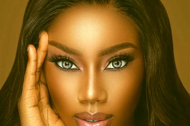 Stella, 39, a chestnut blue-eyed ebony companion based in Eitweg. Offering GFE, BDSM, Roleplay, Travel Companion. Available for incall and outcall, day and e...